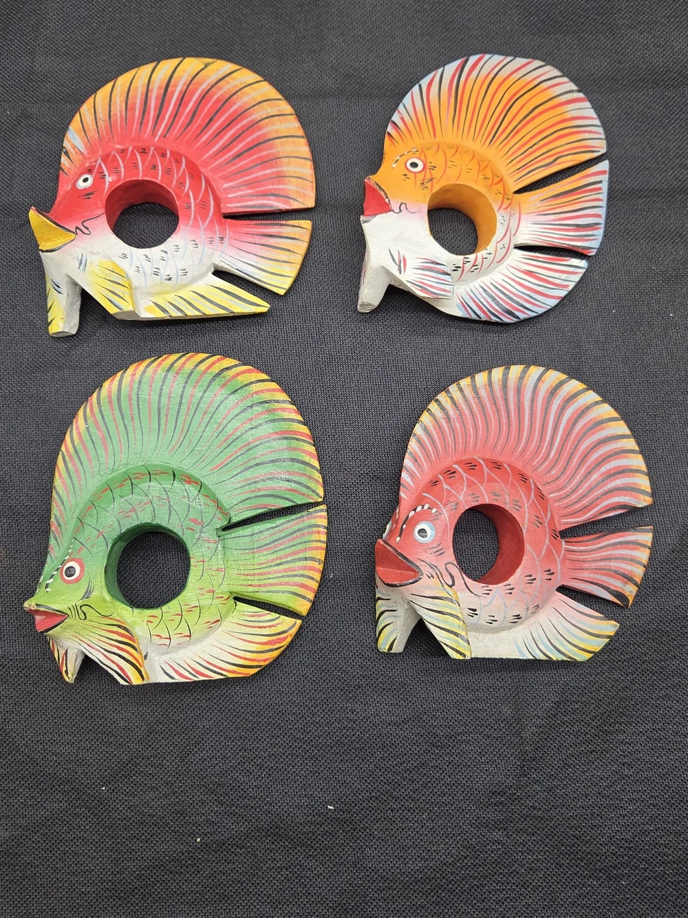 Set 4 WOODEN TROPICAL FISH NAPKIN RINGS Holders Hand Painted Nautical Decor